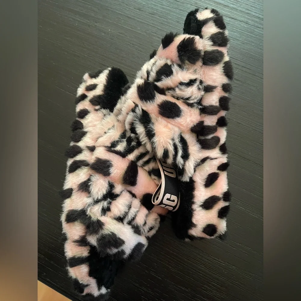 UGG Black and Pink Cozy Slippers Plush Comfort - Picture 10 of 10